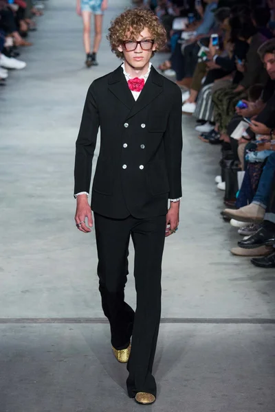 Look 17